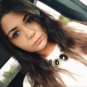 Meet your Posher, Nicole